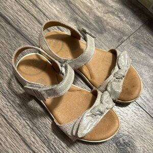 Stride rite Whitney sandals size 12w soft silver girls used